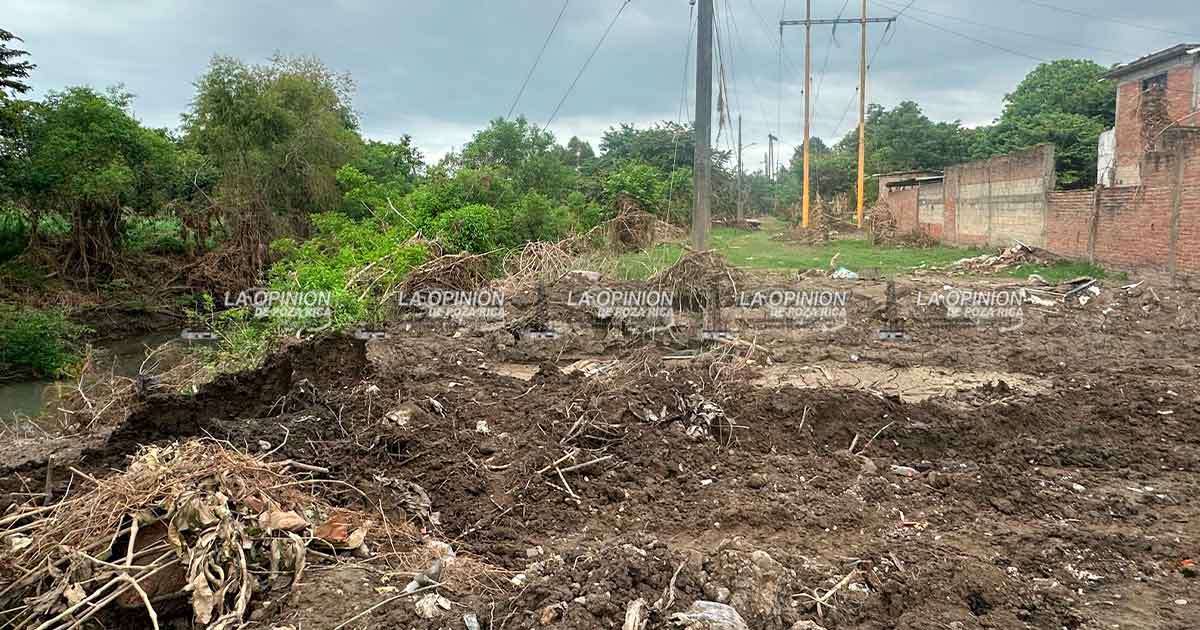 Suplican construir un muro de contención