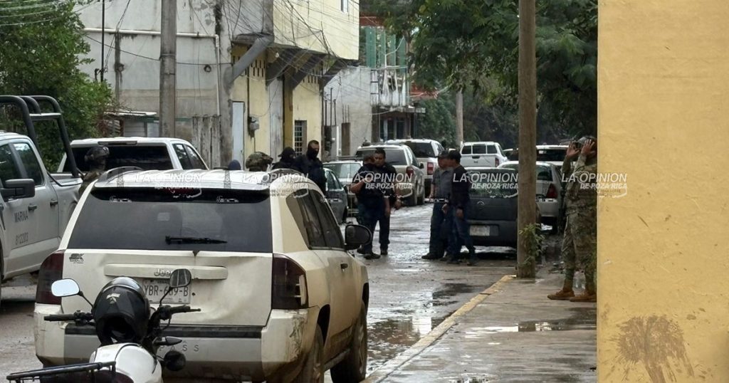 Amplio despliegue de autoridades tras supuesto allanamiento Amplio despliegue de autoridades tras supuesto allanamiento