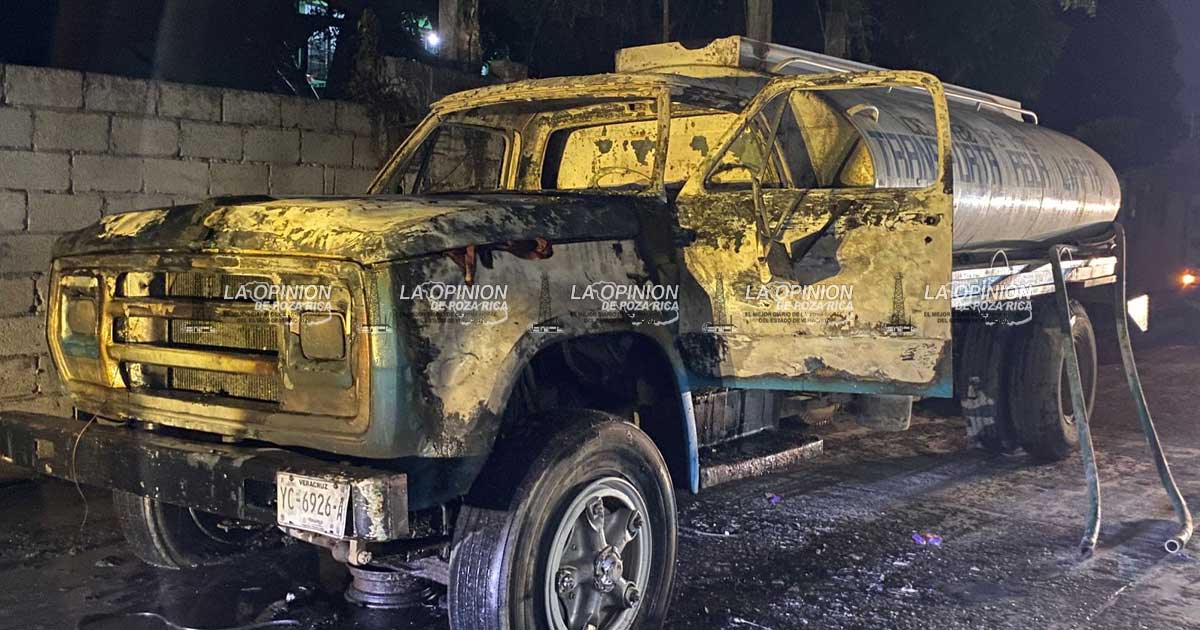 Incendio de pipa moviliza a vecinos de Plan de Ayala Incendio de pipa moviliza a vecinos de Plan de Ayala