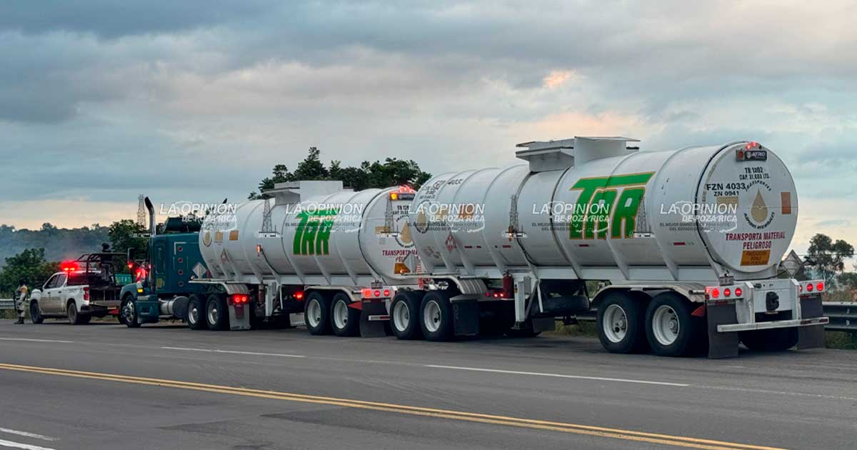 Aseguran pipa con combustible ilegal Aseguran pipa con combustible ilegal