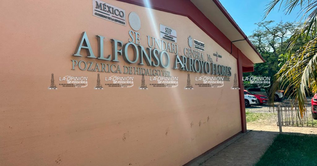 Escuela Secundaria General N°2 pide apoyo de la gobernadora para su rehabilitación Escuela Secundaria General N°2 pide apoyo de la gobernadora para su rehabilitación