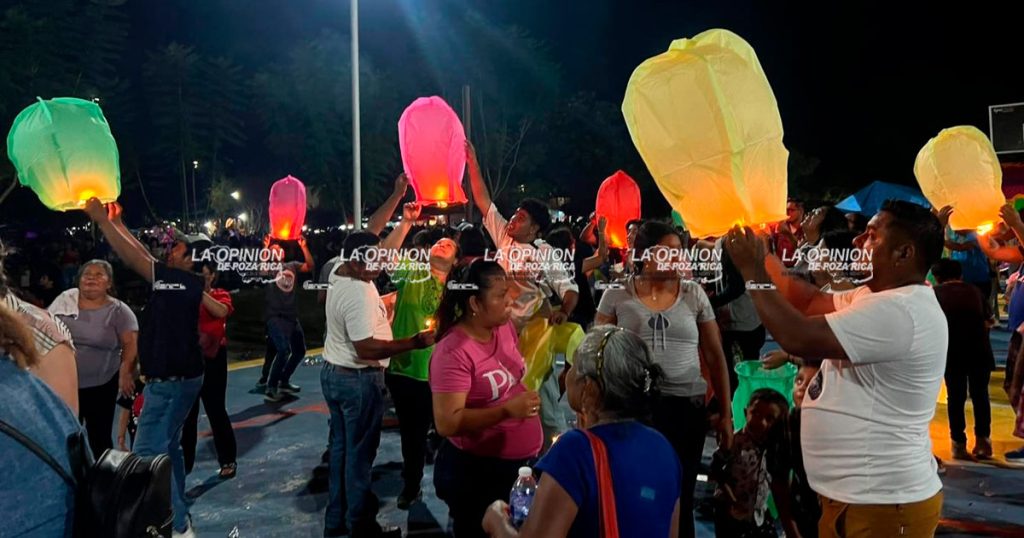 Globos al cielo y sones, en tradicional Ochavario