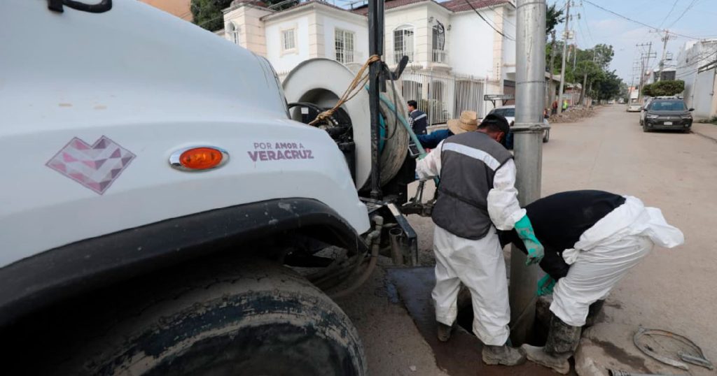 SIOP y CAEV refuerzan operativo para restablecer el drenaje en Poza Rica