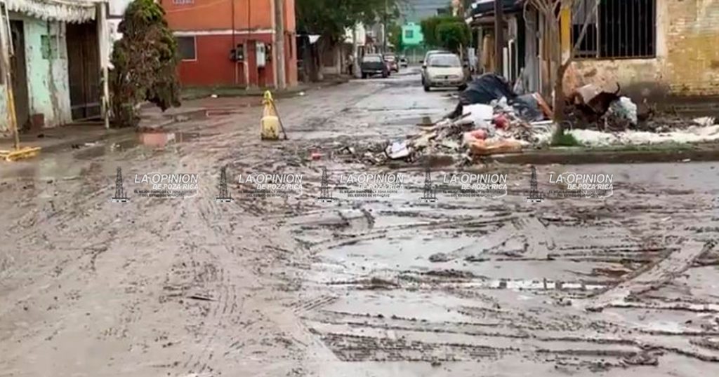 En Las Gaviotas siguen pidiendo desazolve y limpieza de calles