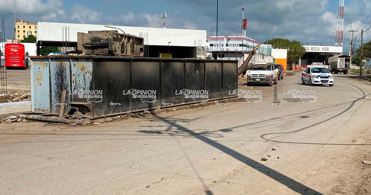 Deprimente panorama en la avenida Álamo de la colonia Palma Sola Deprimente panorama en la avenida Álamo de la colonia Palma Sola