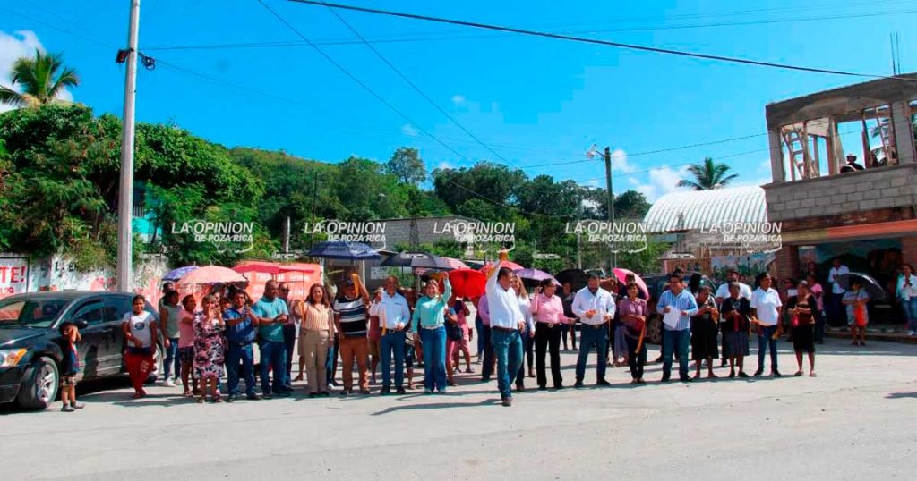 Atienden carencias eléctricas en comunidades de Tihuatlán