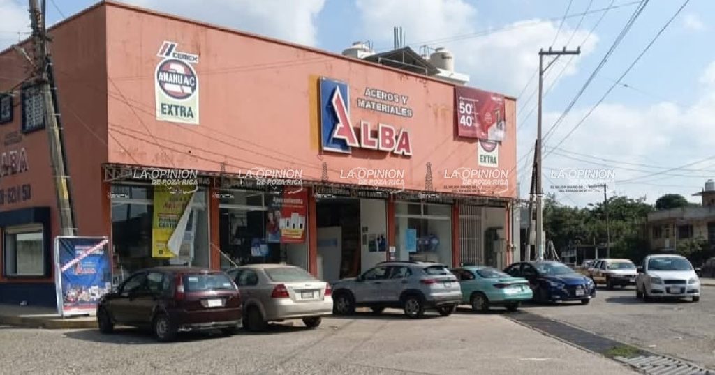 Acuden al rescate de mascota en situación de riesgo en la Petromex