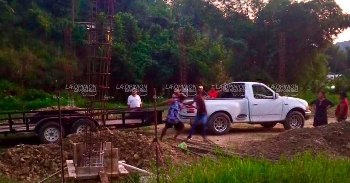 Acusan a tesorera de clavarse 250 mil pesos