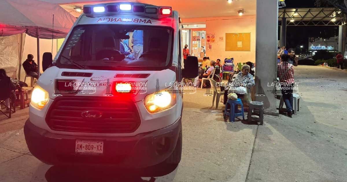 Ambulancia municipal otorga atención prehospitalaria durante la inundación
