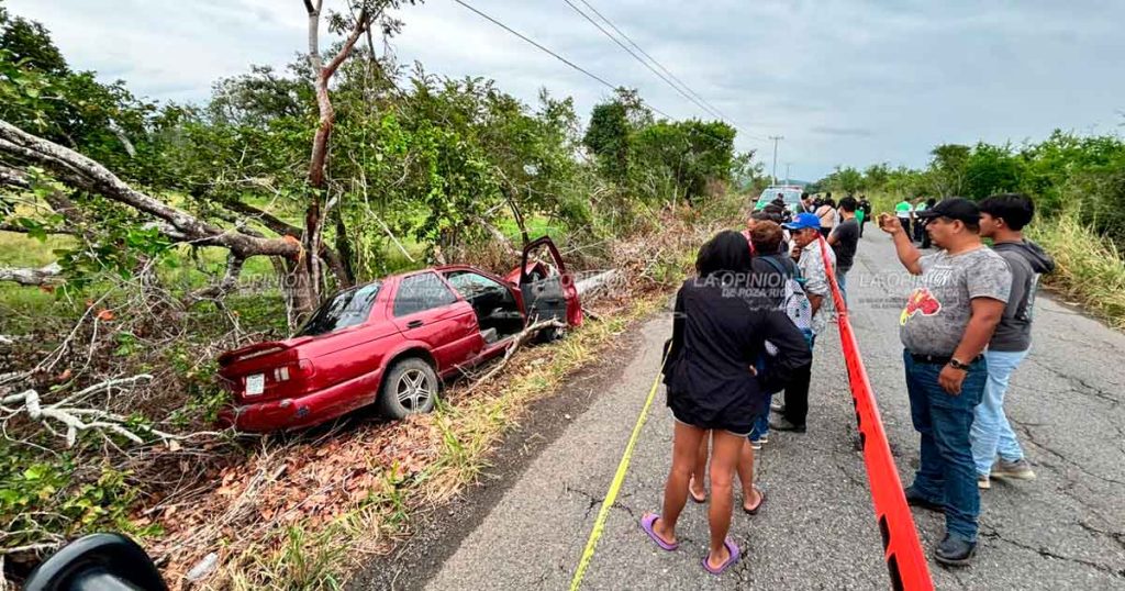 Perdió la vida al chocar contra un poste de CFE Perdió la vida al chocar contra un poste de CFE