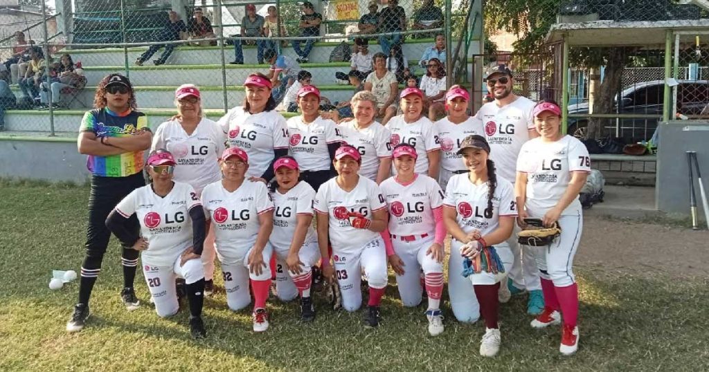 Aceiteras se coronan campeón invicto del playoff