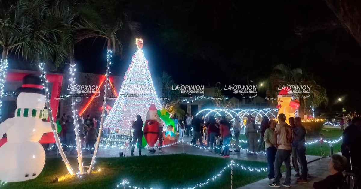 Encendido de luces del Parque Navideño en la Barra Norte