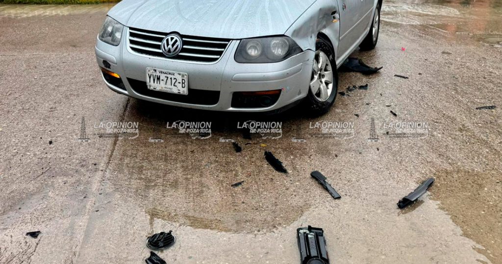 Se pasó el alto y chocó Se pasó el alto y chocó