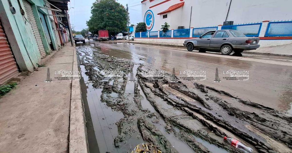Calles anegadas por lenta rehabilitación de drenaje Calles anegadas por lenta rehabilitación de drenaje