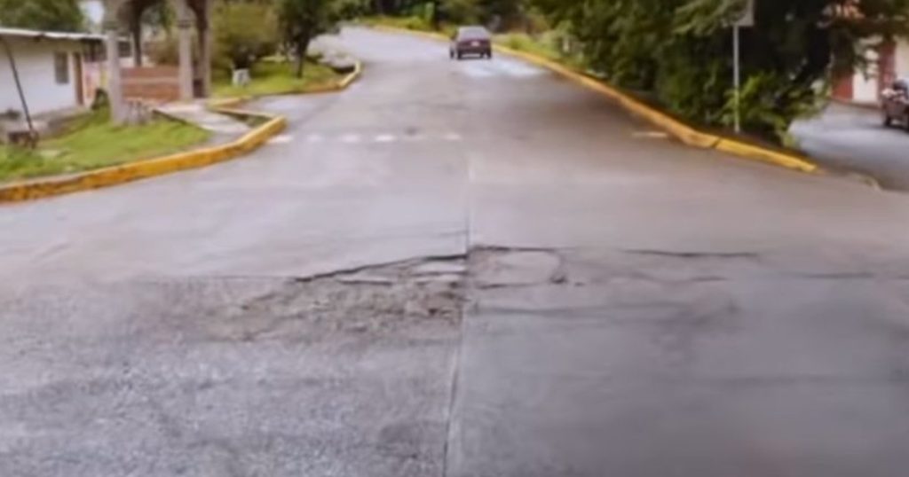 Exhortan a denunciar alcantarillas y drenajes en mal estado Exhortan a denunciar alcantarillas y drenajes en mal estado