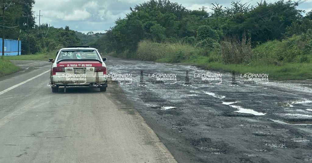 Tráfico por el reencarpetamiento en la carretera Federal México-Tuxpan Tráfico por el reencarpetamiento en la carretera Federal México-Tuxpan