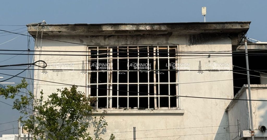 Dos personas con crisis nerviosa tras incendiarse su vivienda en Veracruz Dos personas con crisis nerviosa tras incendiarse su vivienda en Veracruz