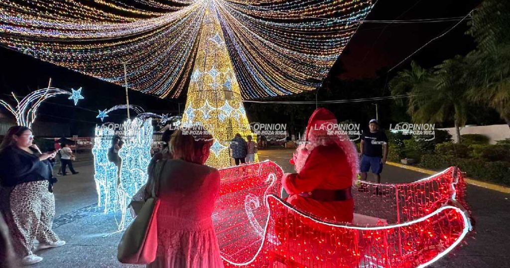 Llega la Navidad a Poza Rica