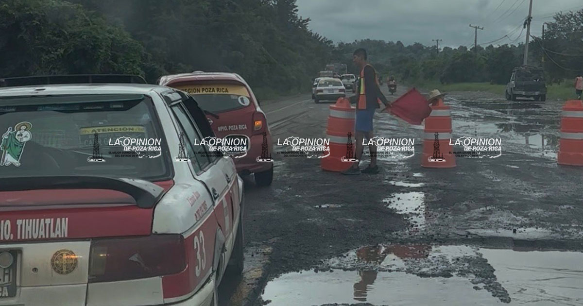 Tráfico por el reencarpetamiento en la carretera Federal México-Tuxpan Tráfico por el reencarpetamiento en la carretera Federal México-Tuxpan