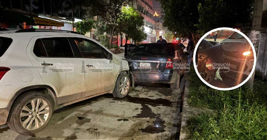 Colisionan dos vehículos en cruce; deja daños materiales Colisionan dos vehículos en cruce; deja daños materiales