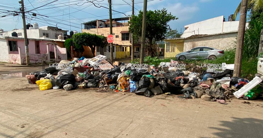 DISCRICAR inunda a Poza Rica, pero con toneladas de basura DISCRICAR inunda a Poza Rica, pero con toneladas de basura
