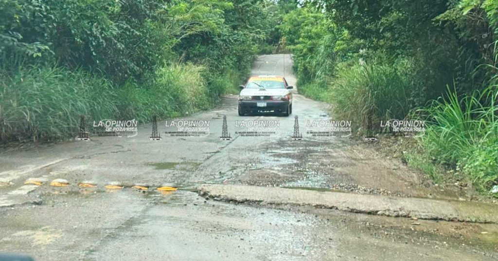 Deslave en Jardín de Niños en el Cerro del Mesón mantiene en alerta a los residentes Deslave en Jardín de Niños en el Cerro del Mesón mantiene en alerta a los residentes