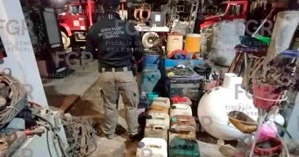 Asegura FGR hidrocarburo, vehículos y predio en cateo Asegura FGR hidrocarburo, vehículos y predio en cateo