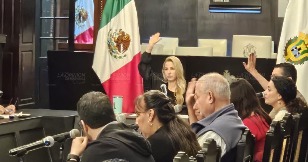 Pleito en Cabildo de Veracruz por pago con aumento de más de 73 millones de pesos al Sindicato de Limpia Pública Pleito en Cabildo de Veracruz por pago con aumento de más de 73 millones de pesos al Sindicato de Limpia Pública