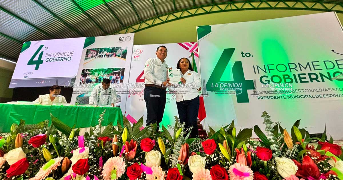 Paulino Salinas rinde su último informe de gobierno