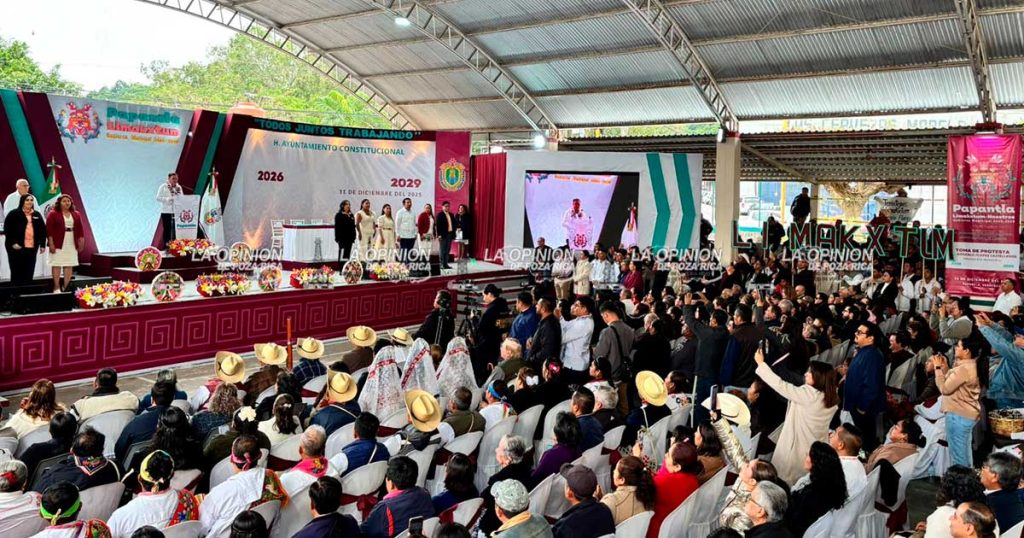 Gonzalo Flores rinde protesta como alcalde de Papantla Gonzalo Flores rinde protesta como alcalde de Papantla