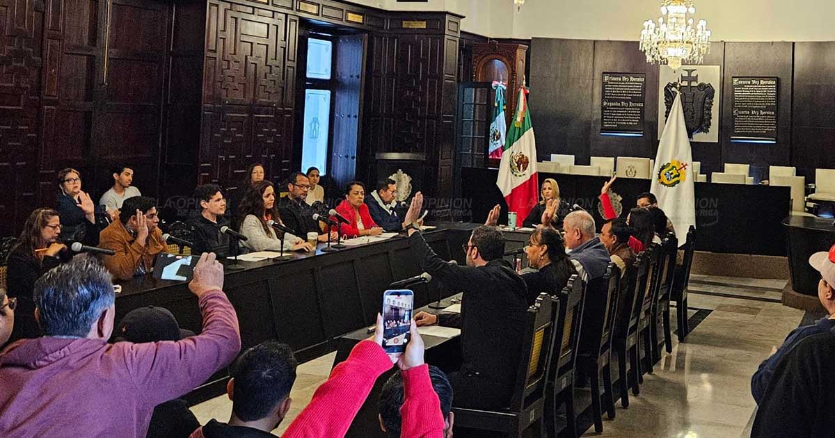 Pleito en Cabildo de Veracruz por pago con aumento de más de 73 millones de pesos al Sindicato de Limpia Pública Pleito en Cabildo de Veracruz por pago con aumento de más de 73 millones de pesos al Sindicato de Limpia Pública