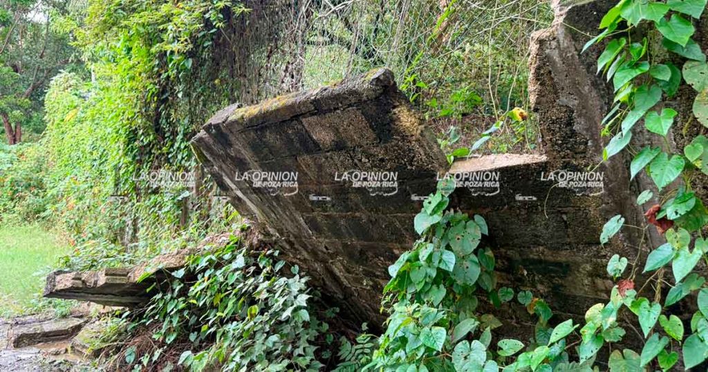 Deslave en Jardín de Niños en el Cerro del Mesón mantiene en alerta a los residentes Deslave en Jardín de Niños en el Cerro del Mesón mantiene en alerta a los residentes