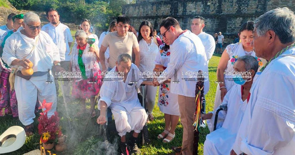 Gonzalo Flores recibe bastón de mando en El Tajín Gonzalo Flores recibe bastón de mando en El Tajín