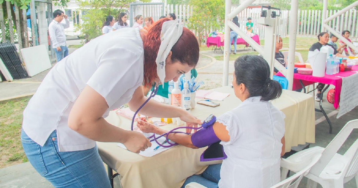 9,700 se beneficiaron con gestiones médicas 9,700 se beneficiaron con gestiones médicas