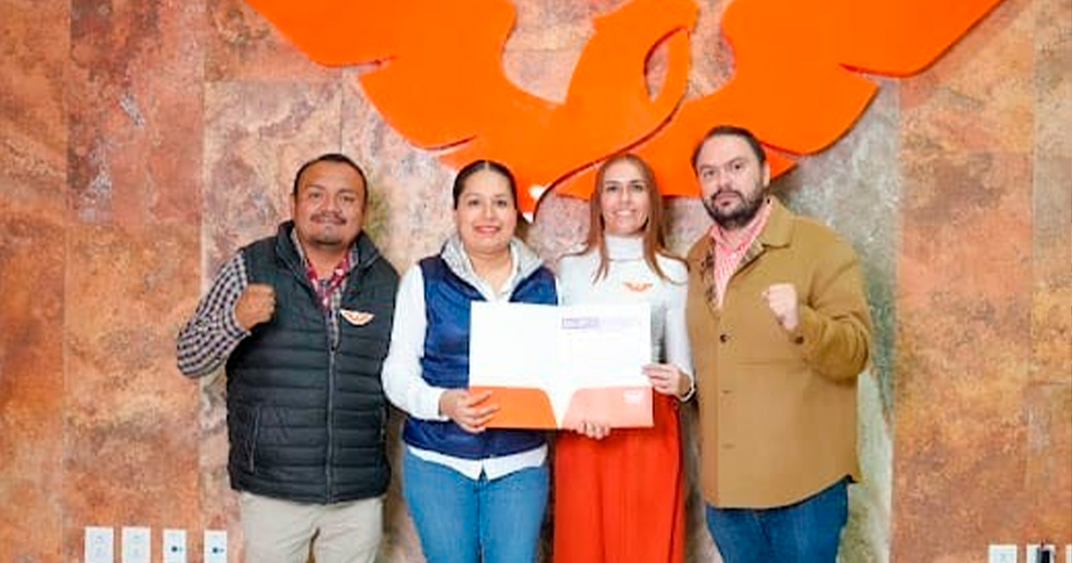 Aline Cruz Morales recibe constancia como Regidora Electa de Gutiérrez Zamora Aline Cruz Morales recibe constancia como Regidora Electa de Gutiérrez Zamora