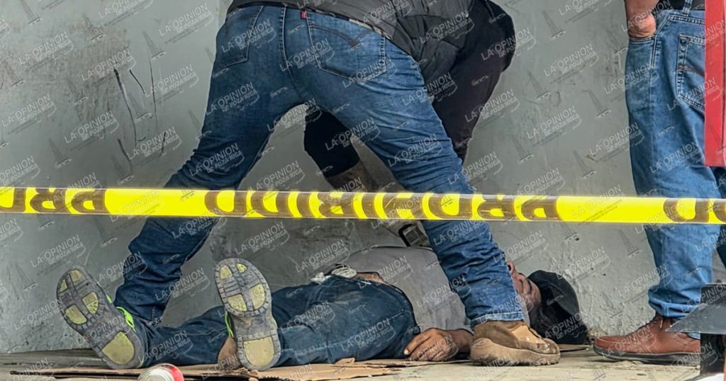 Localizan a hombre sin vida en estacionamiento del centro Localizan a hombre sin vida en estacionamiento del centro