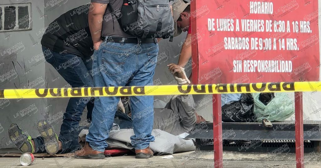 Localizan a hombre sin vida en estacionamiento del centro Localizan a hombre sin vida en estacionamiento del centro