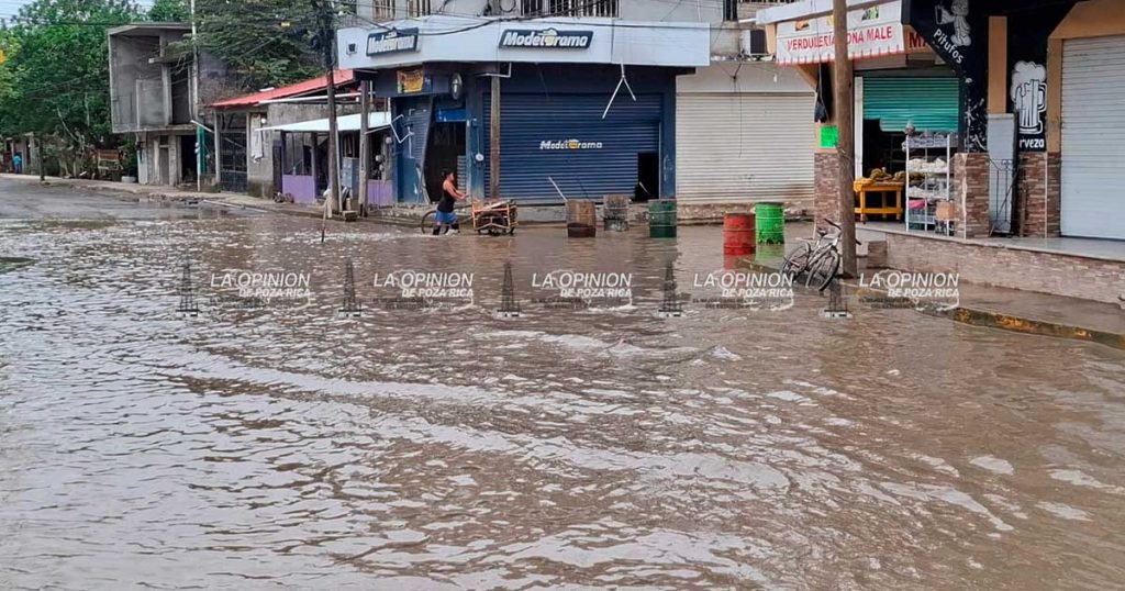 Calles anegadas por lenta rehabilitación de drenaje Calles anegadas por lenta rehabilitación de drenaje