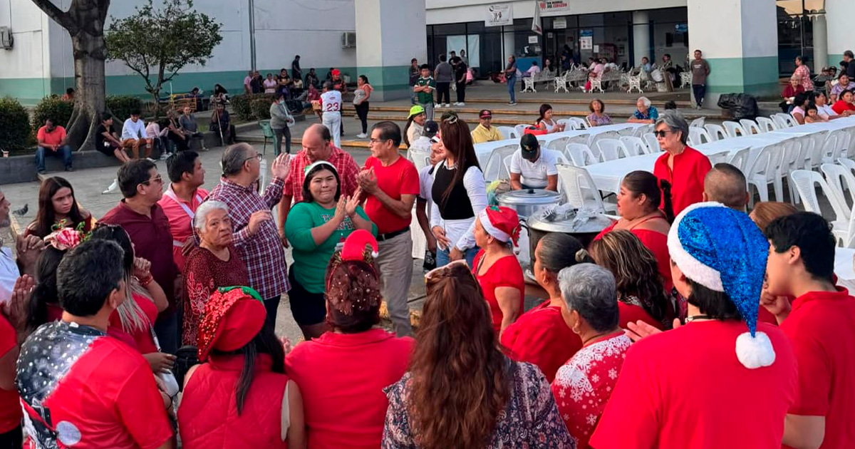 Realiza Voluntarios de Corazón Cena Navideña y de Fin de Año Realiza Voluntarios de Corazón Cena Navideña y de Fin de Año