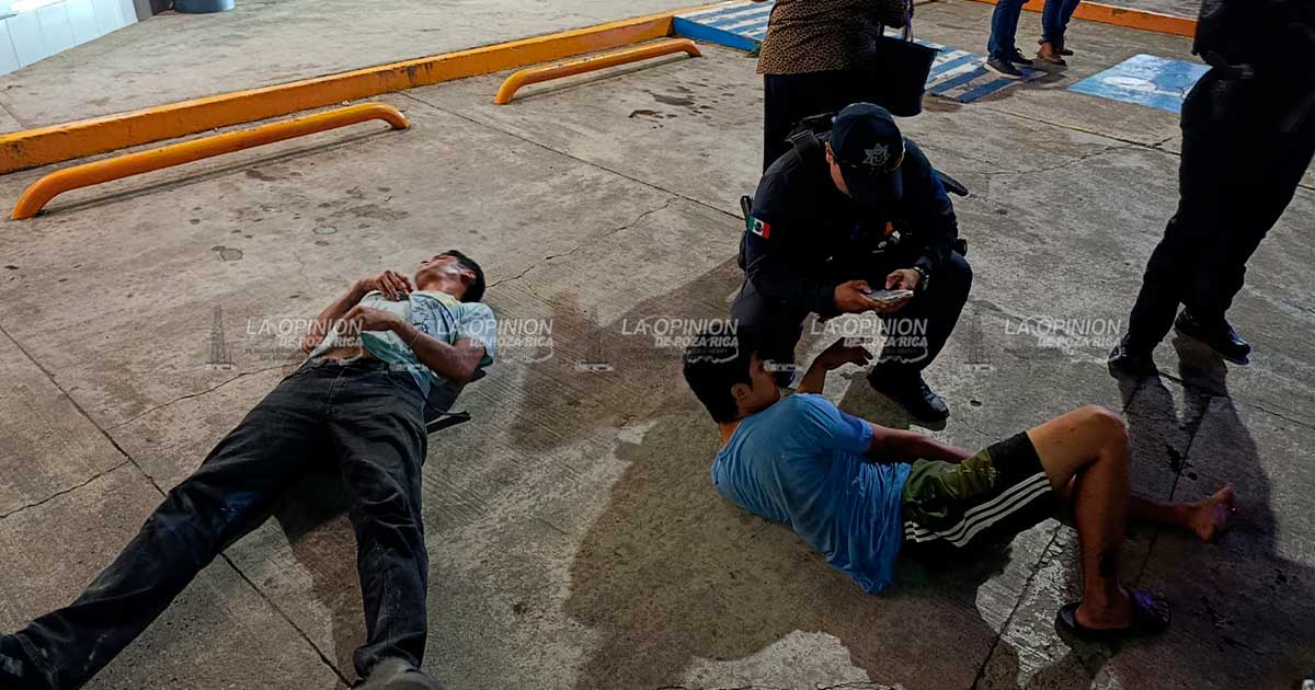 Chocó de frente a jóvenes motorizados