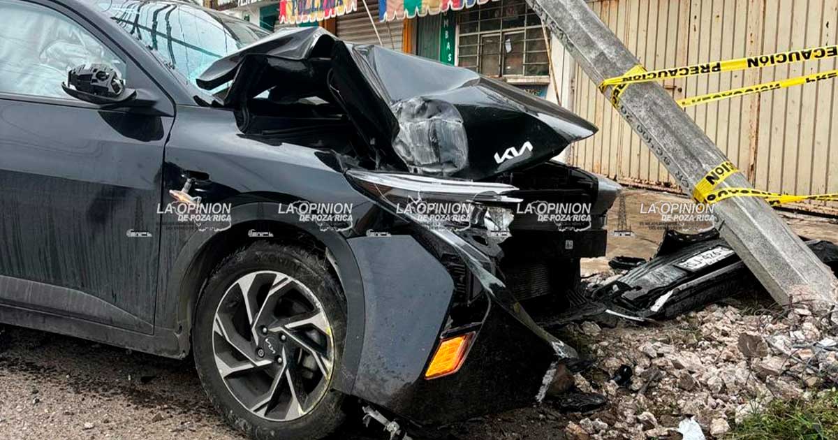 Pestañea y choca contra un poste