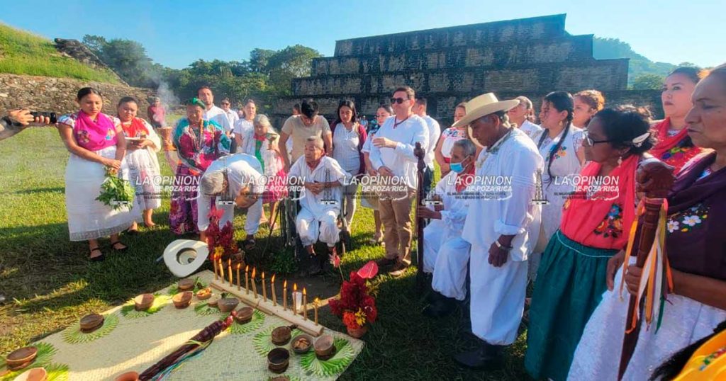 Gonzalo Flores recibe bastón de mando en El Tajín Gonzalo Flores recibe bastón de mando en El Tajín