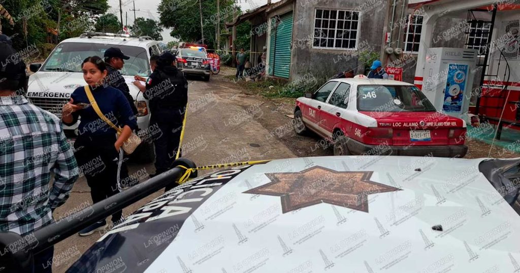 ¡Camionero muere dentro de un taxi! ¡Camionero muere dentro de un taxi!