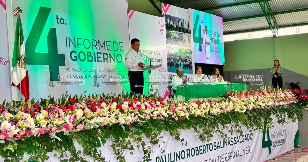 Paulino Salinas rinde su último informe de gobierno