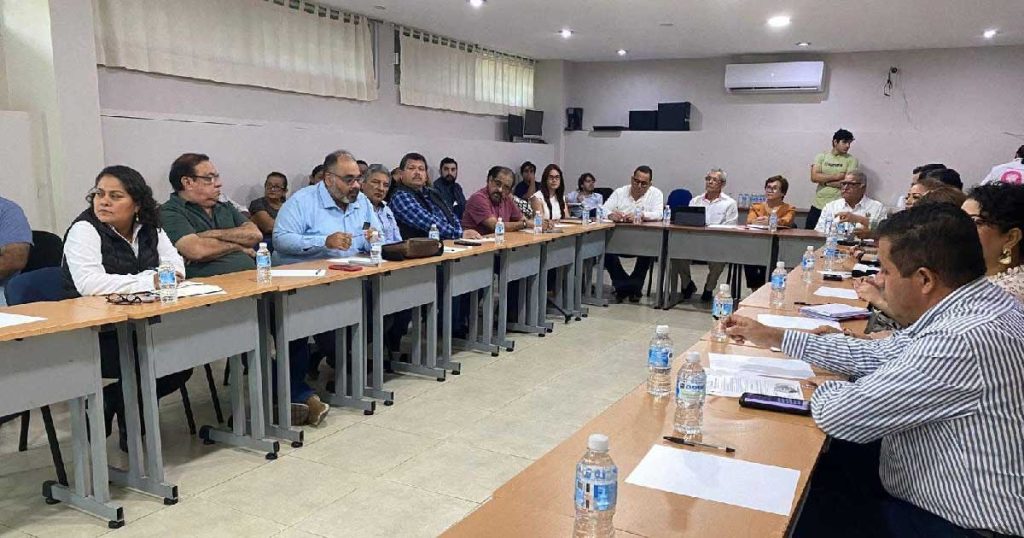 CCENV sostiene reunión con regidores electos de Poza Rica CCENV sostiene reunión con regidores electos de Poza Rica