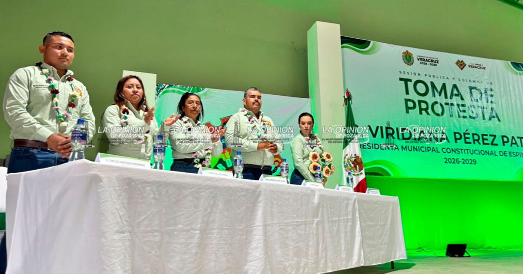 Viridiana Pérez Patiño rinde protesta como alcaldesa Viridiana Pérez Patiño rinde protesta como alcaldesa