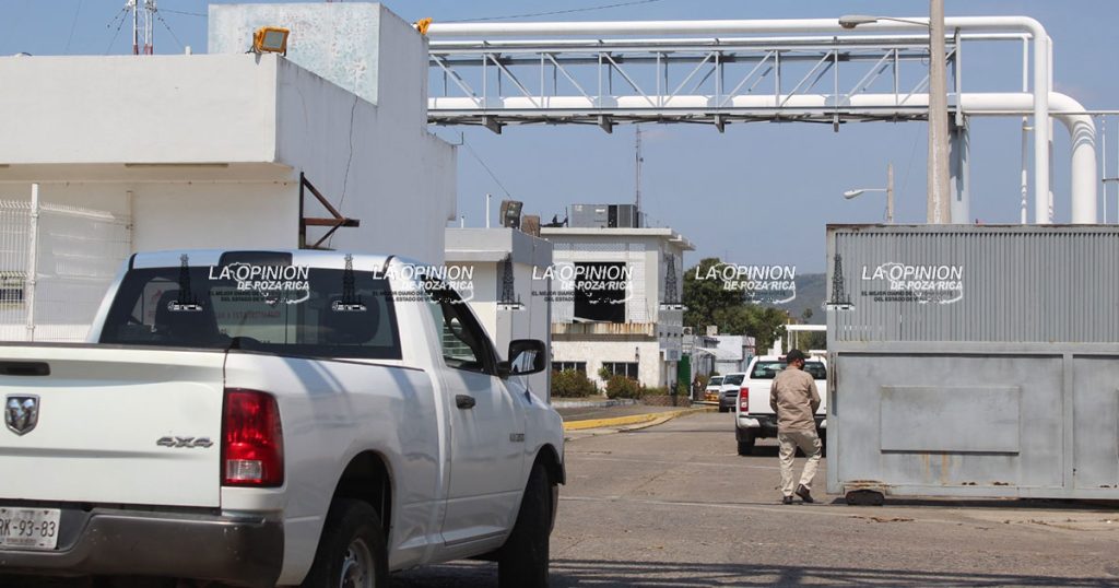 Pemex cierra el año con millonarios adeudos en Veracruz Pemex cierra el año con millonarios adeudos en Veracruz