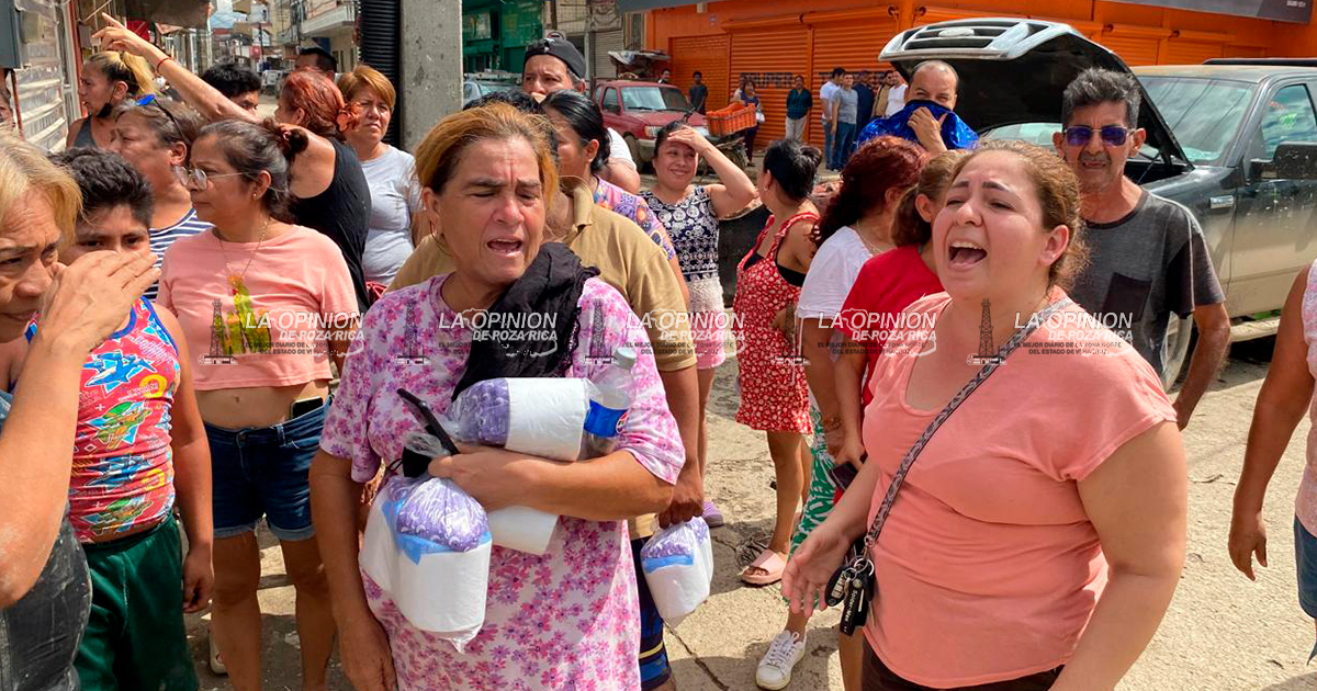 Damnificados de la Manuel Ávila Camacho sin despensas ni agua; acusan