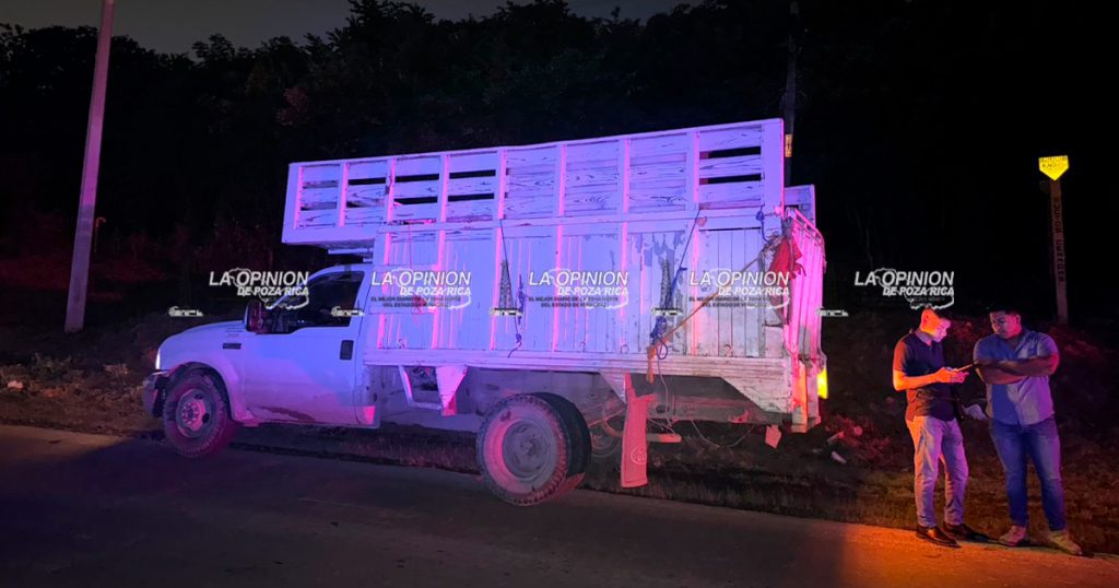 Accidente en la México–Tuxpan genera fuerte congestión y daños materiales Accidente en la México–Tuxpan genera fuerte congestión y daños materiales