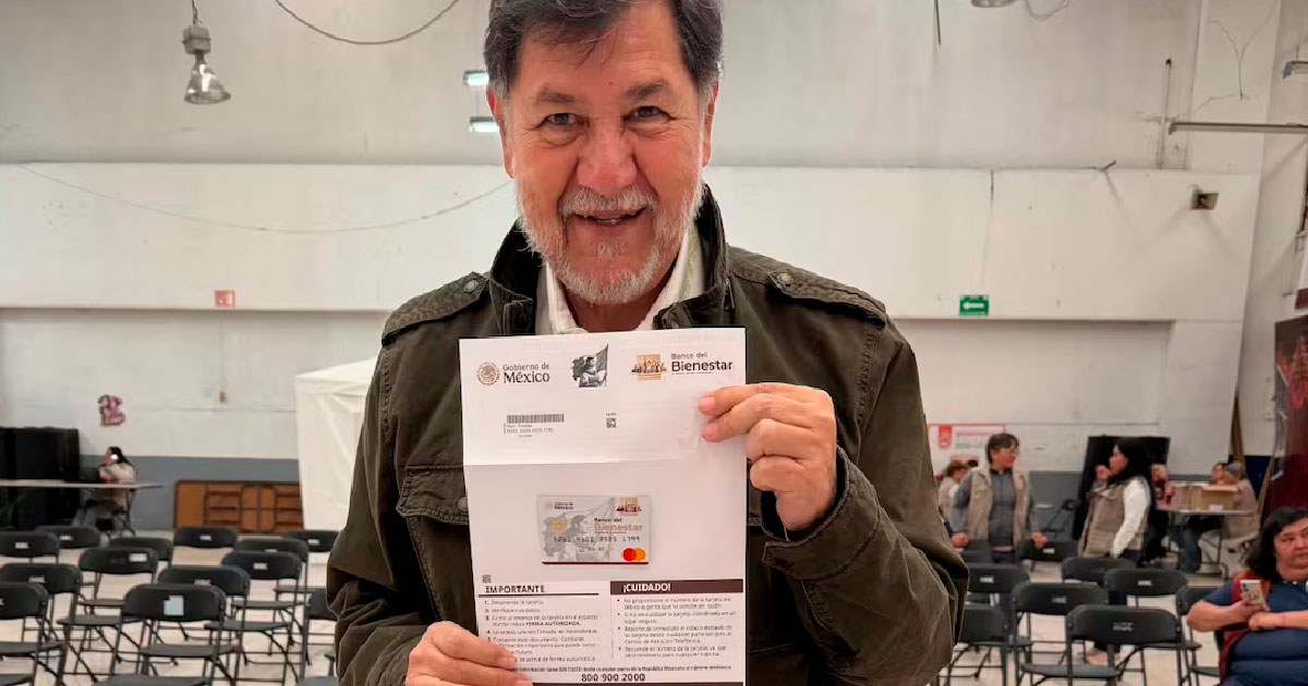 Fernández Noroña recibe su pensión del Bienestar Fernández Noroña recibe su pensión del Bienestar